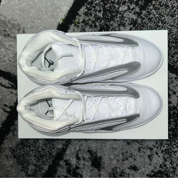 Jordan Women’s Air OG - Picture 5 of 7